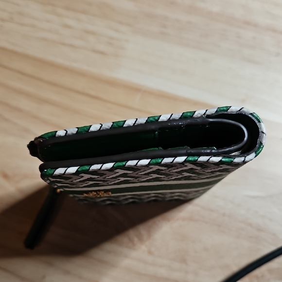 Tory Burch Green and White Wallet - Picture 9 of 14